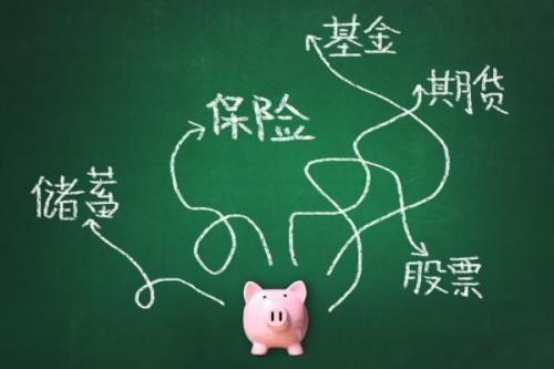 55歲以上老人如何買保險(xiǎn)？重疾險(xiǎn)賠錢多，為何我卻選了這2種險(xiǎn)？